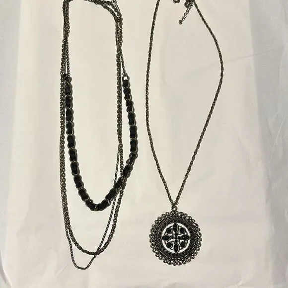 Necklace Bundle  - Picture 10 of 10